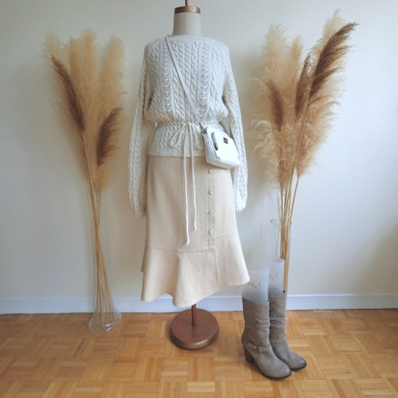 Small White Purse - Picture 9 of 9